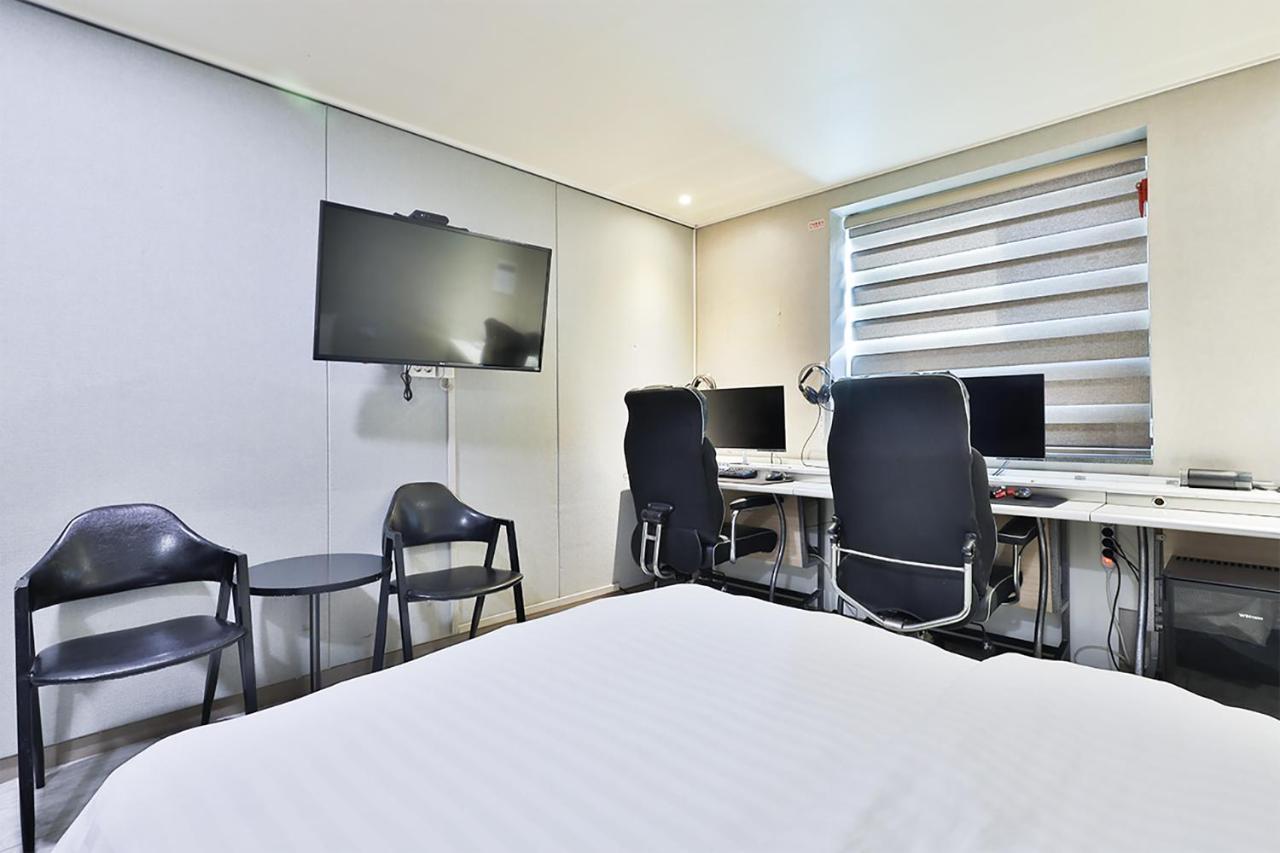 Shire Hotel Seomyeon Busan Bagian luar foto